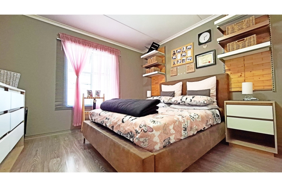 2 Bedroom Property for Sale in Guldenland Western Cape